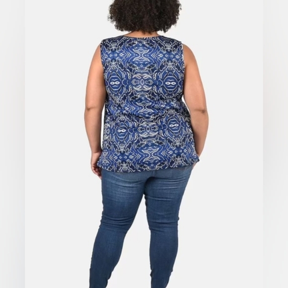 Tamsy Navy Wave Print Basic Scoop Neck Knit Tank - Picture 2 of 5